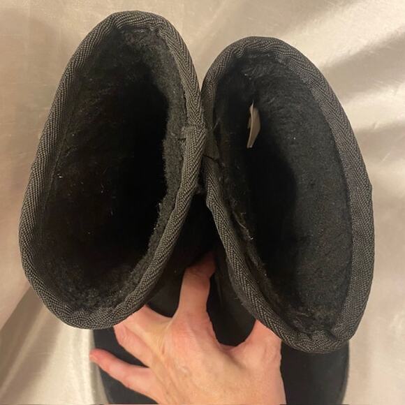 Koolaburra by Uggs Womens Size 7 Black Suede Sheepskin Fur Short Warm Boots - Picture 5 of 5